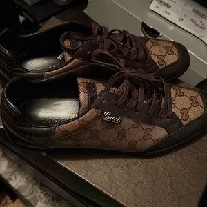 Women Gucci sneakers